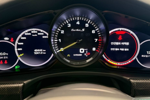 2023 Porsche Panamera с пробегом 48 444 км