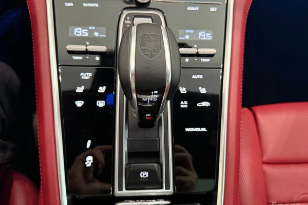 2023 Porsche Panamera с пробегом 48 444 км