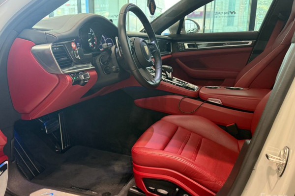 2023 Porsche Panamera с пробегом 48 444 км