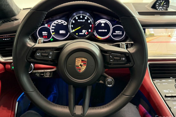 2023 Porsche Panamera с пробегом 48 444 км