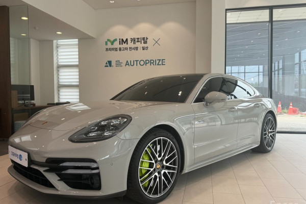 2023 Porsche Panamera с пробегом 48 444 км