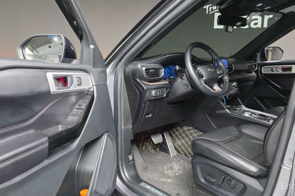 2021 Ford Explorer с пробегом 33 013 км