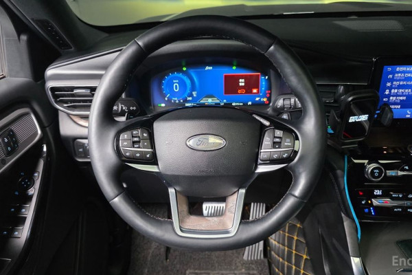 2021 Ford Explorer с пробегом 33 013 км