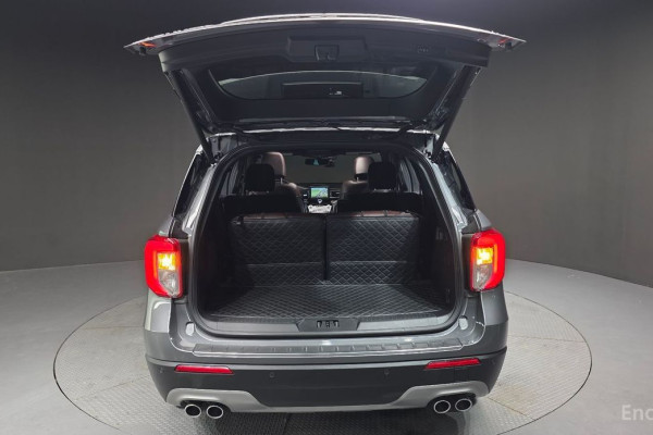 2021 Ford Explorer с пробегом 33 013 км