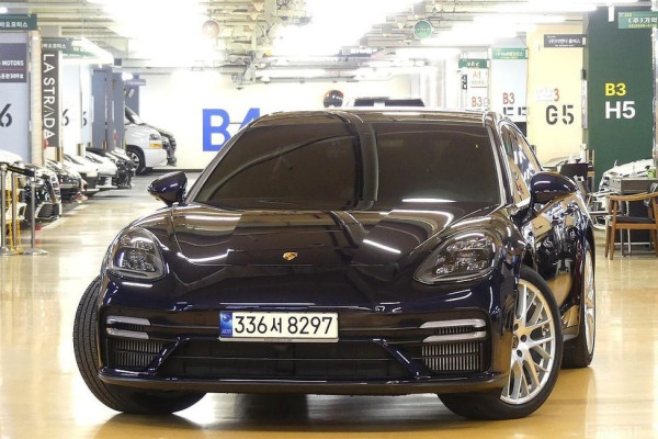 2021 Porsche Panamera с пробегом 38 000 км