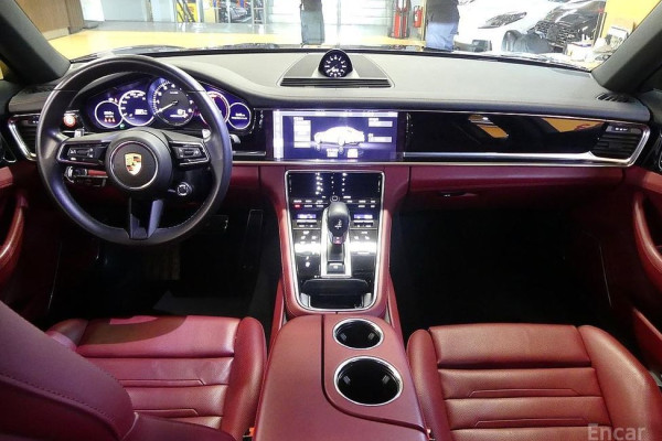 2021 Porsche Panamera с пробегом 38 000 км