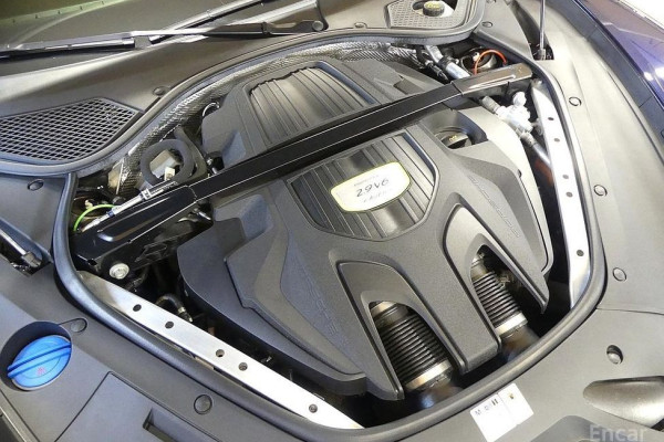 2021 Porsche Panamera с пробегом 38 000 км