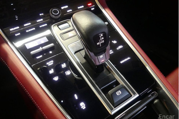 2021 Porsche Panamera с пробегом 38 000 км