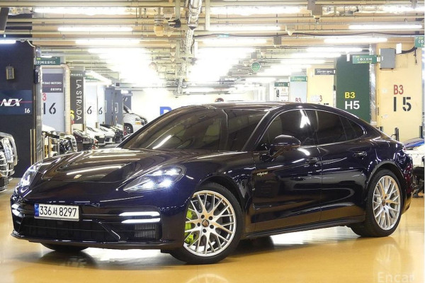 2021 Porsche Panamera с пробегом 38 000 км
