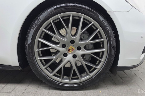 2018 Porsche Panamera с пробегом 58 697 км