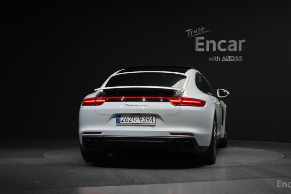 2018 Porsche Panamera с пробегом 58 697 км