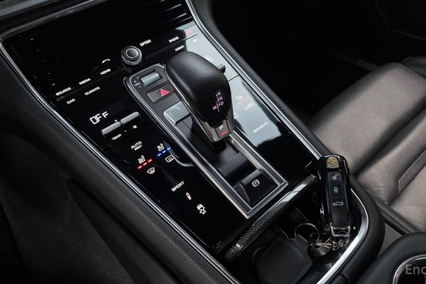 2018 Porsche Panamera с пробегом 58 697 км