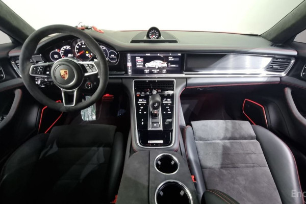 2020 Porsche Panamera с пробегом 13 541 км