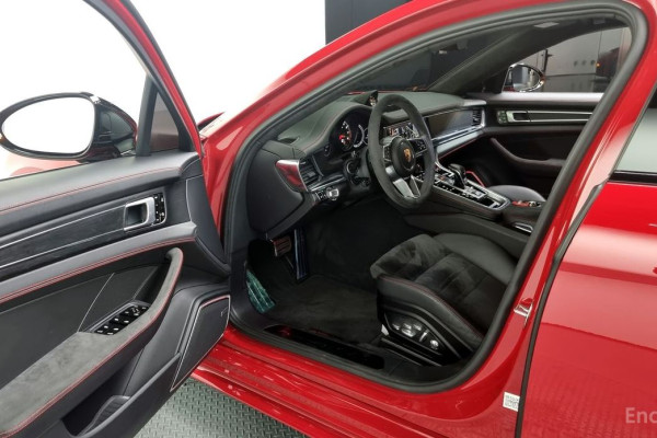 2020 Porsche Panamera с пробегом 13 541 км