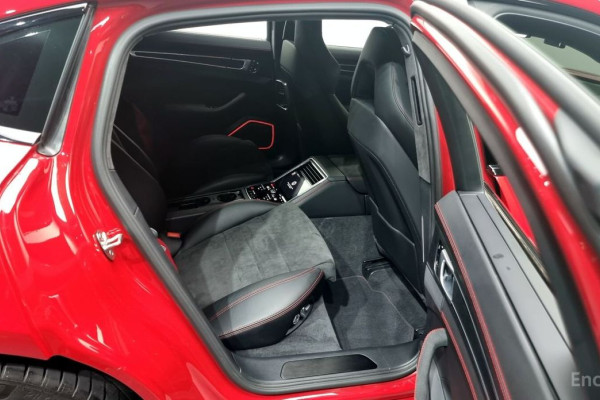 2020 Porsche Panamera с пробегом 13 541 км