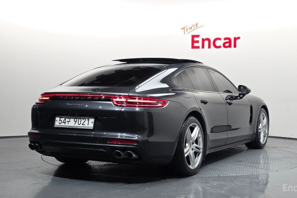 2018 Porsche Panamera с пробегом 34 615 км