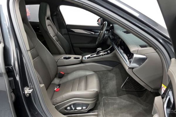 2018 Porsche Panamera с пробегом 34 615 км