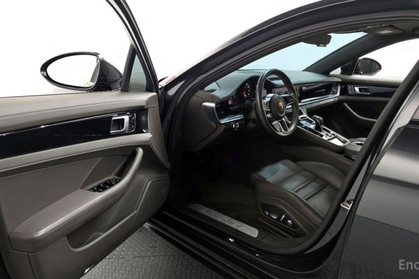 2018 Porsche Panamera с пробегом 34 615 км
