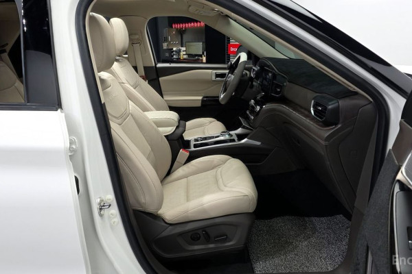 2022 Ford Explorer с пробегом 11 682 км