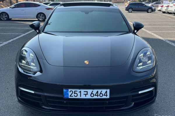 2019 Porsche Panamera с пробегом 53 000 км
