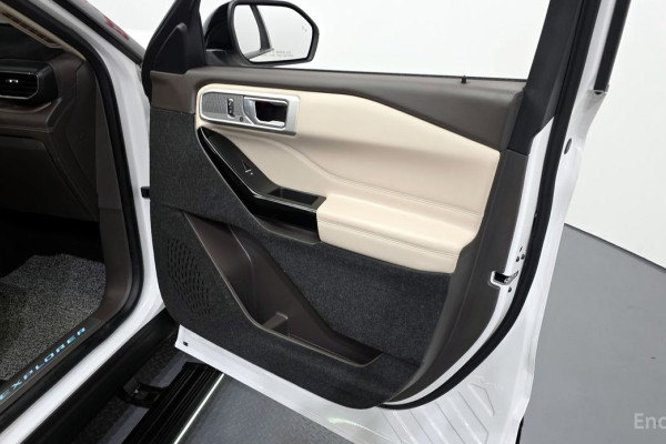 2022 Ford Explorer с пробегом 11 682 км