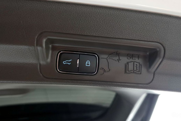 2022 Ford Explorer с пробегом 11 682 км