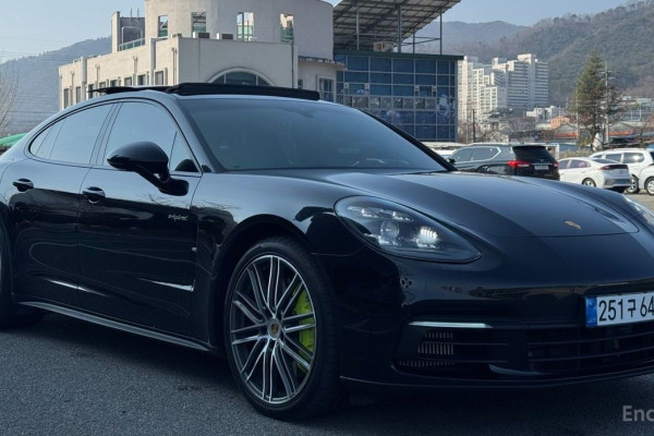 2019 Porsche Panamera с пробегом 53 000 км