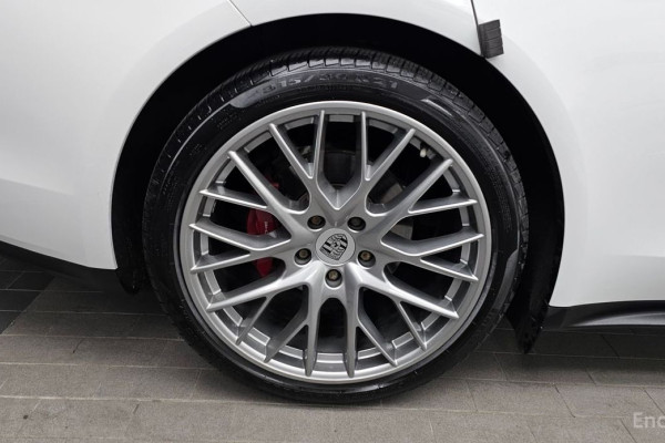 2020 Porsche Panamera с пробегом 35 587 км