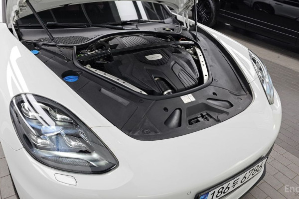 2020 Porsche Panamera с пробегом 35 587 км