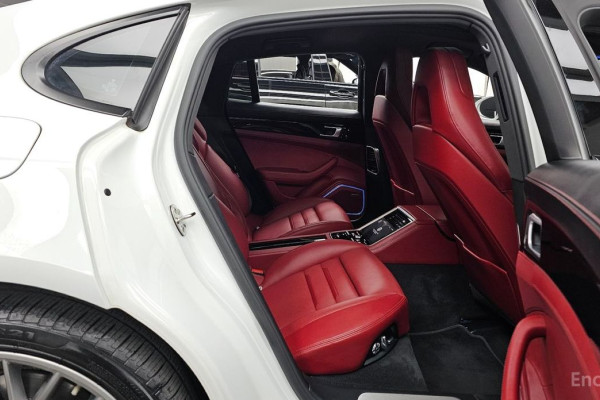 2020 Porsche Panamera с пробегом 35 587 км