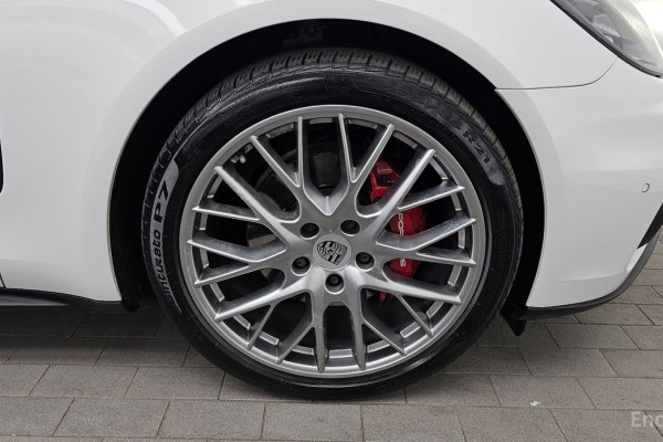 2020 Porsche Panamera с пробегом 35 587 км