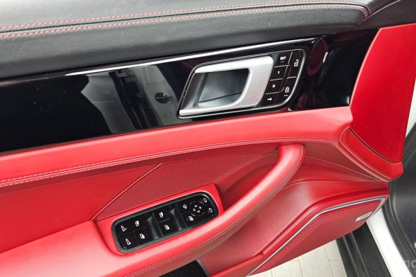 2020 Porsche Panamera с пробегом 35 587 км