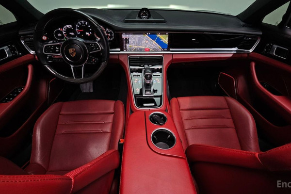 2020 Porsche Panamera с пробегом 56 210 км