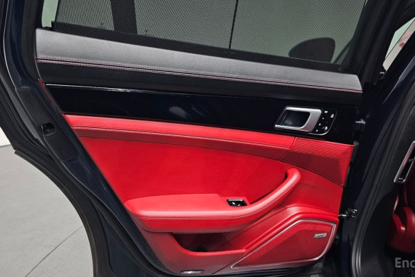 2020 Porsche Panamera с пробегом 56 210 км