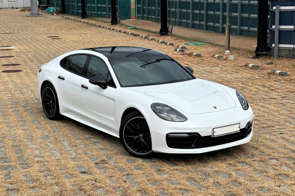 2020 Porsche Panamera с пробегом 37 200 км