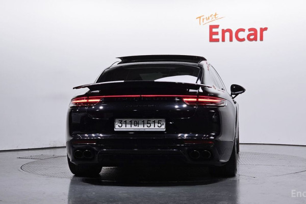 2020 Porsche Panamera с пробегом 54 068 км