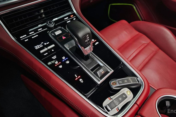 2020 Porsche Panamera с пробегом 54 068 км