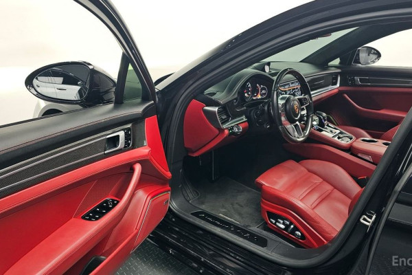 2020 Porsche Panamera с пробегом 54 068 км