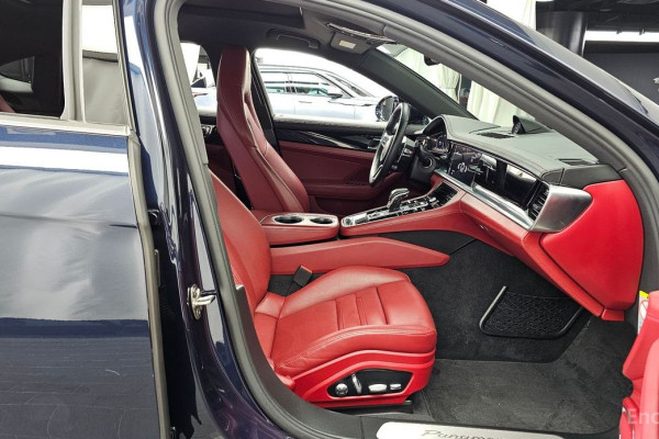 2018 Porsche Panamera с пробегом 48 454 км