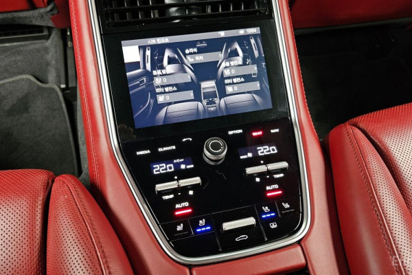 2018 Porsche Panamera с пробегом 48 454 км