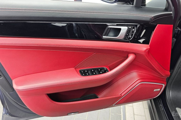 2018 Porsche Panamera с пробегом 48 454 км