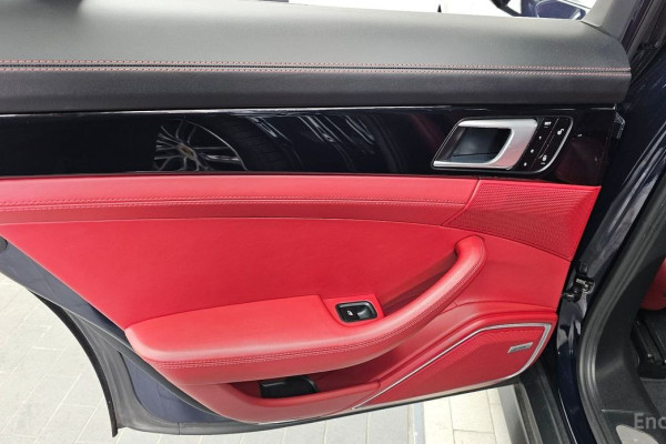 2018 Porsche Panamera с пробегом 48 454 км