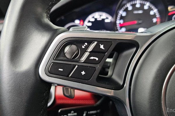 2018 Porsche Panamera с пробегом 48 454 км