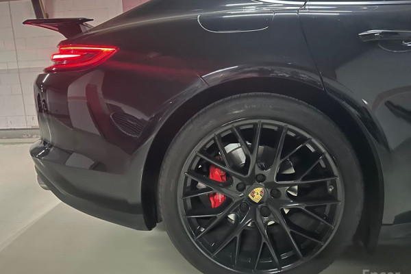 2018 Porsche Panamera с пробегом 52 000 км