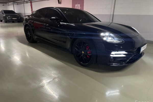 2018 Porsche Panamera с пробегом 52 000 км