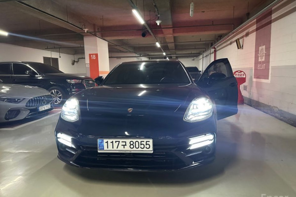 2018 Porsche Panamera с пробегом 52 000 км