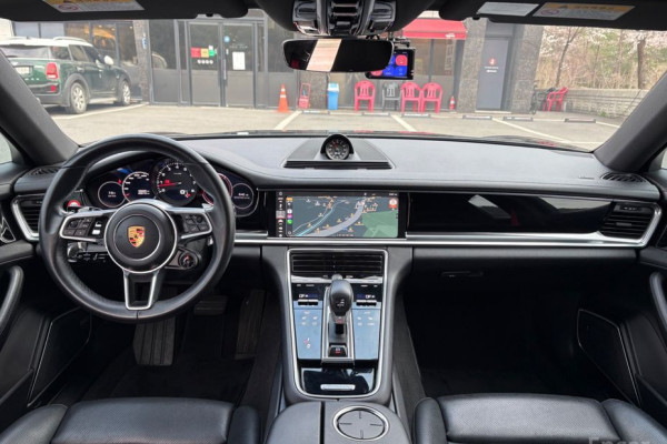 2018 Porsche Panamera с пробегом 56 000 км