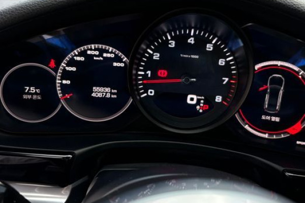 2018 Porsche Panamera с пробегом 56 000 км