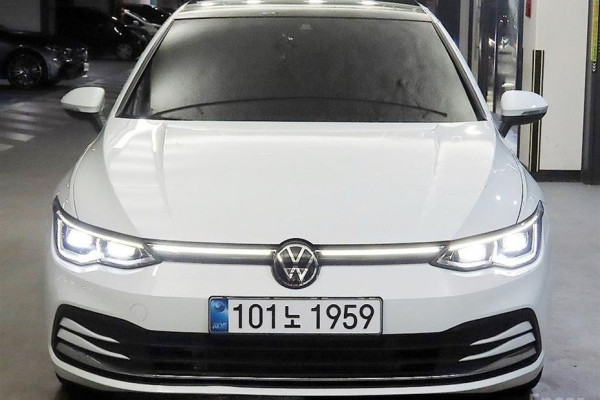 2023 Volkswagen Golf с пробегом 23 983 км