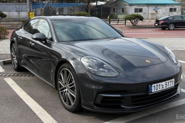 2018 Porsche Panamera с пробегом 56 000 км
